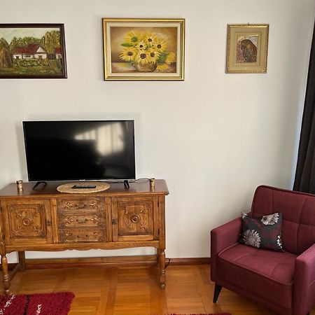 Airport Sky Apartments Lux II Belgrado Esterno foto