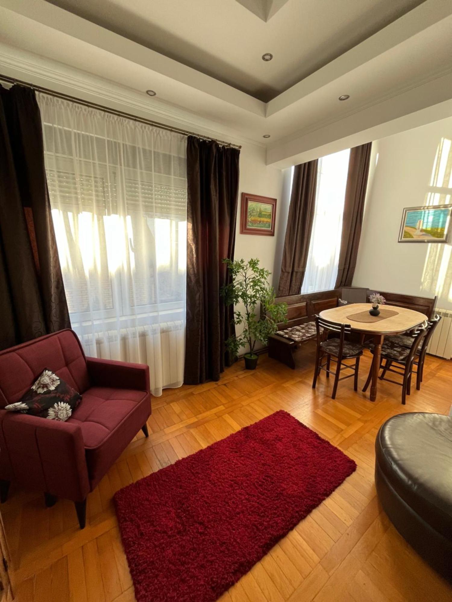 Airport Sky Apartments Lux II Belgrado Esterno foto