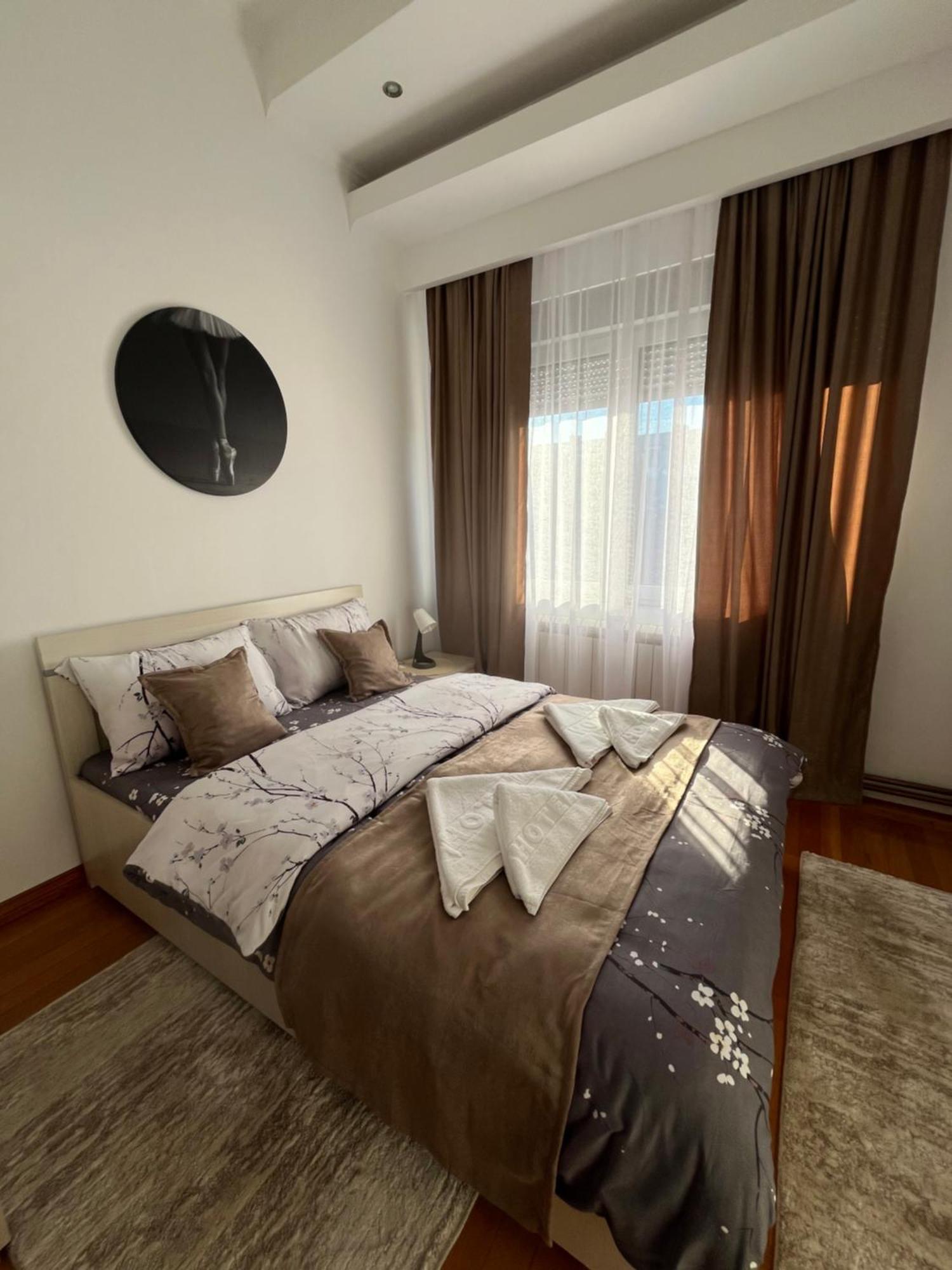 Airport Sky Apartments Lux II Belgrado Esterno foto